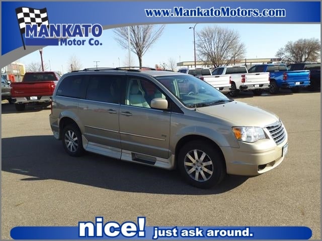 Used 2009 Chrysler Town & Country Touring with VIN 2A8HR54X99R679176 for sale in Mankato, Minnesota