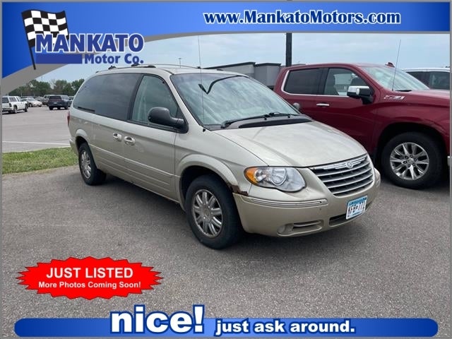 Used 2005 Chrysler Town & Country Limited with VIN 2C4GP64L15R161617 for sale in Mankato, Minnesota