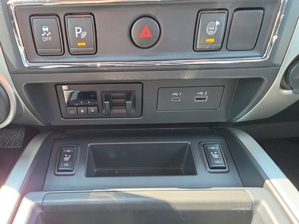 2020 Nissan Titan SV