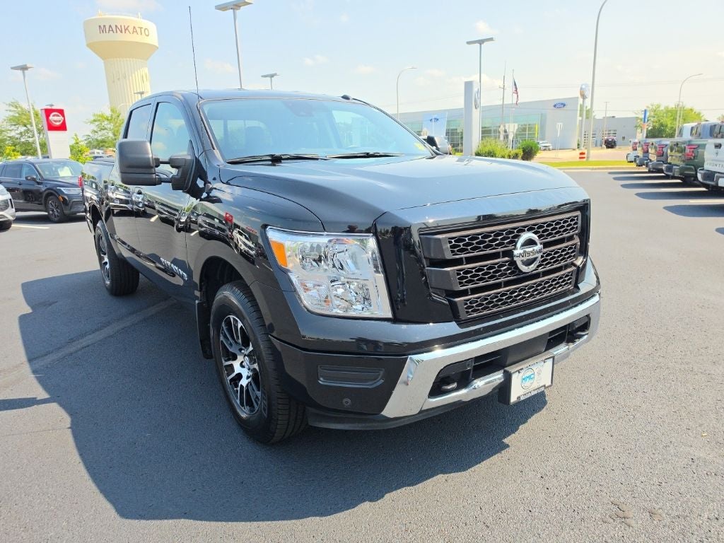 2020 Nissan Titan SV