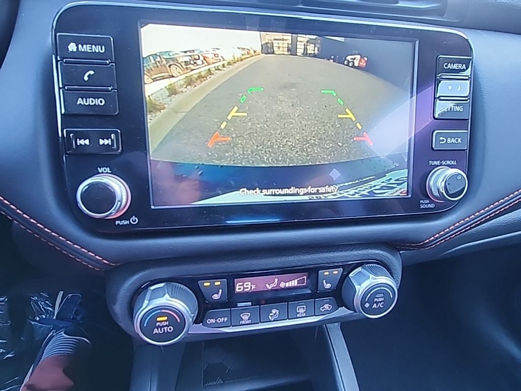 2025 Nissan Versa 1.6 SR