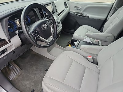2015 Toyota Sienna XLE 8 Passenger