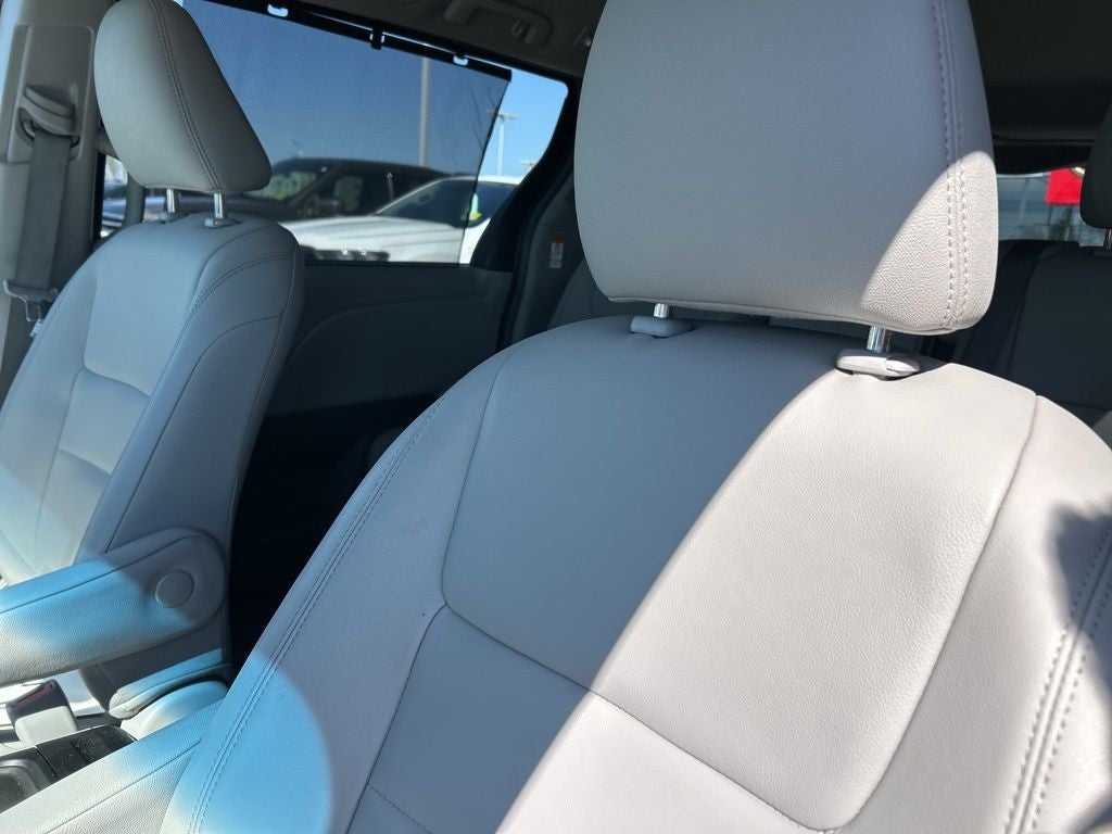 2015 Toyota Sienna XLE 8 Passenger