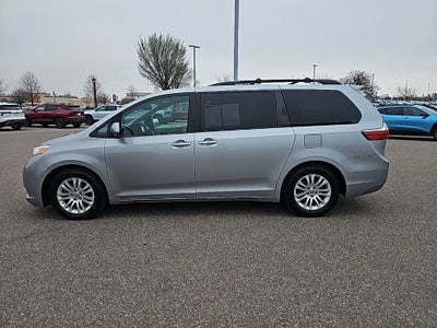 2015 Toyota Sienna XLE 8 Passenger