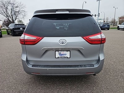 2015 Toyota Sienna XLE 8 Passenger