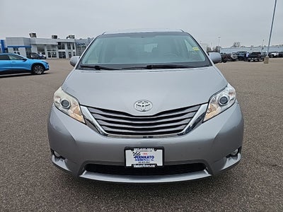 2015 Toyota Sienna XLE 8 Passenger