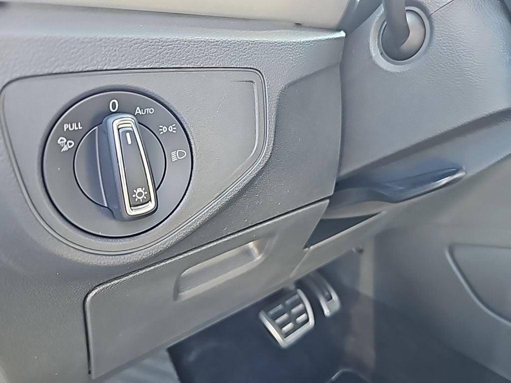 2021 Volkswagen Atlas Cross Sport 3.6L V6 SEL Premium R-Line