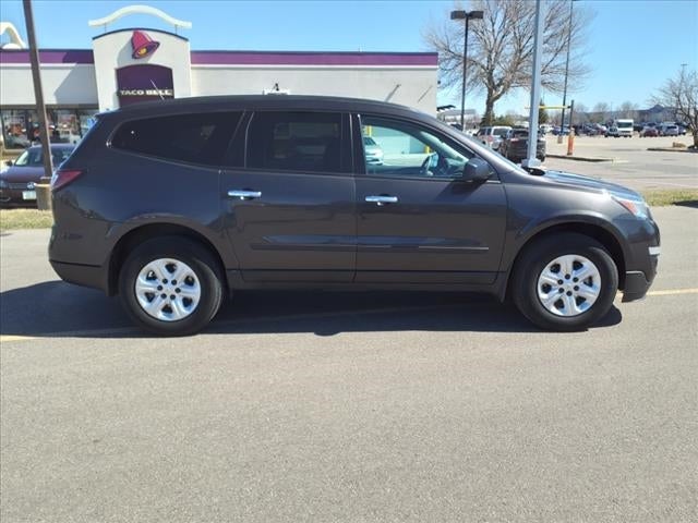 Used 2014 Chevrolet Traverse LS with VIN 1GNKRFED4EJ338040 for sale in Mankato, Minnesota
