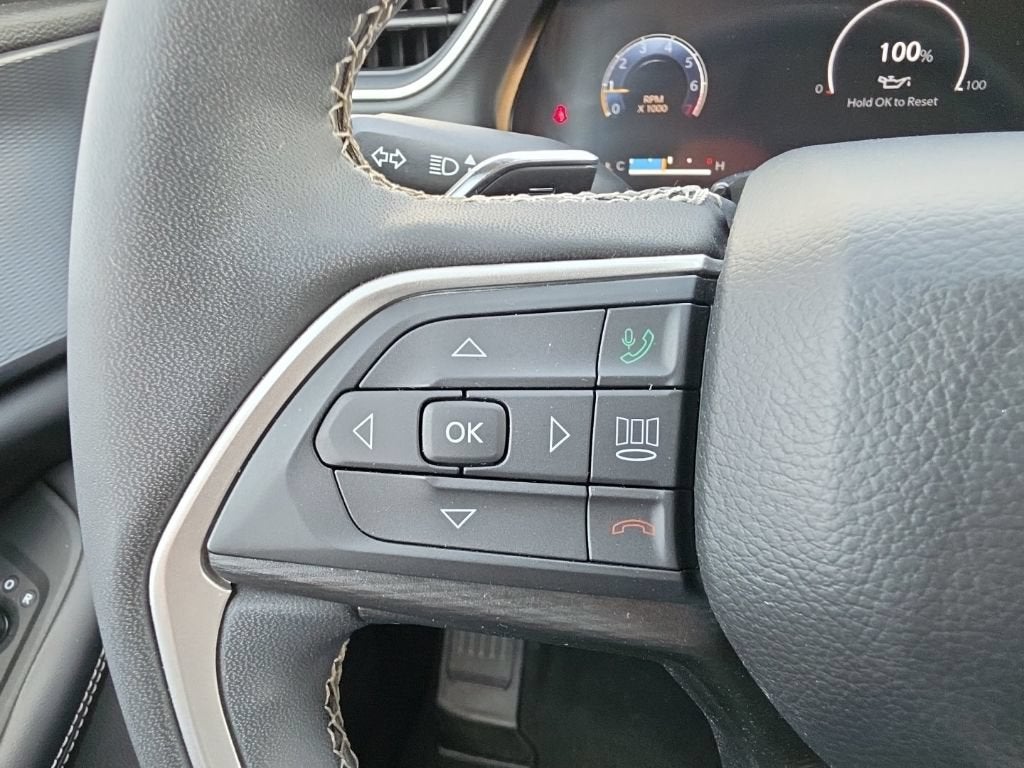 2023 Jeep Grand Cherokee Laredo 4x4