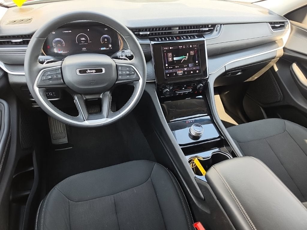2023 Jeep Grand Cherokee Laredo 4x4