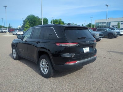 2023 Jeep Grand Cherokee Laredo 4x4