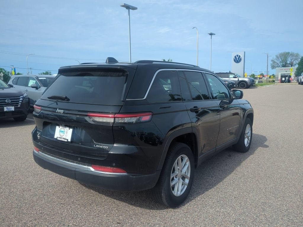 2023 Jeep Grand Cherokee Laredo 4x4