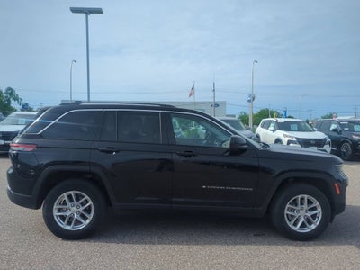 2023 Jeep Grand Cherokee Laredo 4x4
