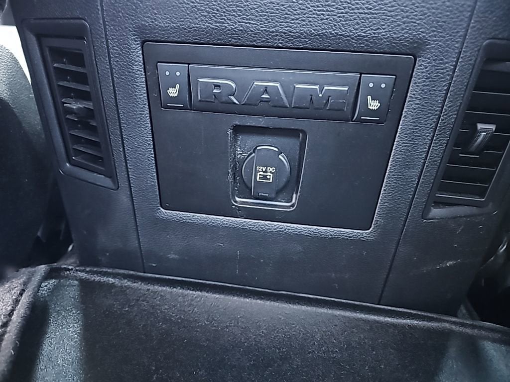 2017 RAM 1500 Laramie Crew Cab 4x4 5'7" Box