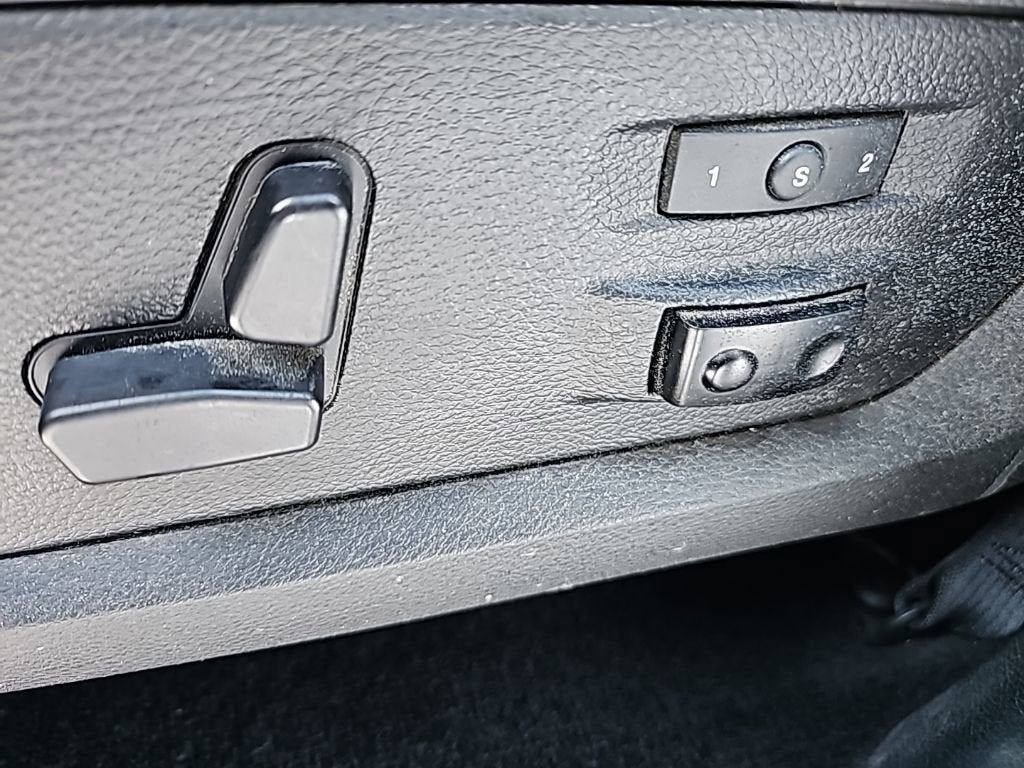 2017 RAM 1500 Laramie Crew Cab 4x4 5'7" Box