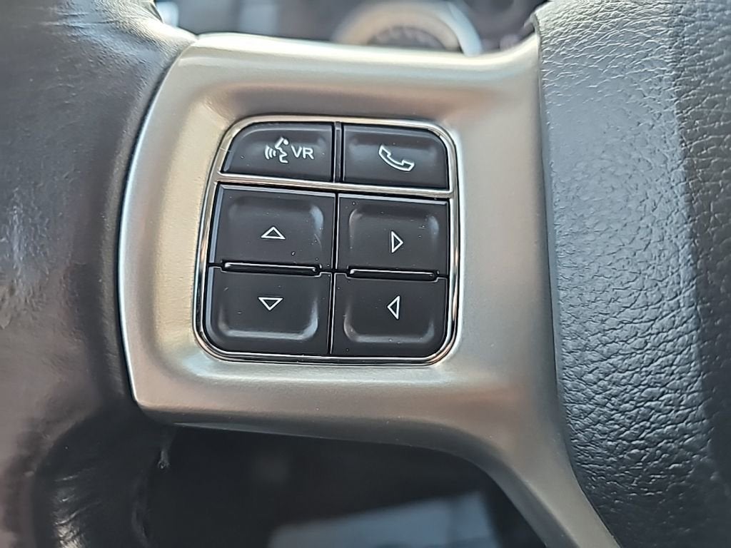 2017 RAM 1500 Laramie Crew Cab 4x4 5'7" Box