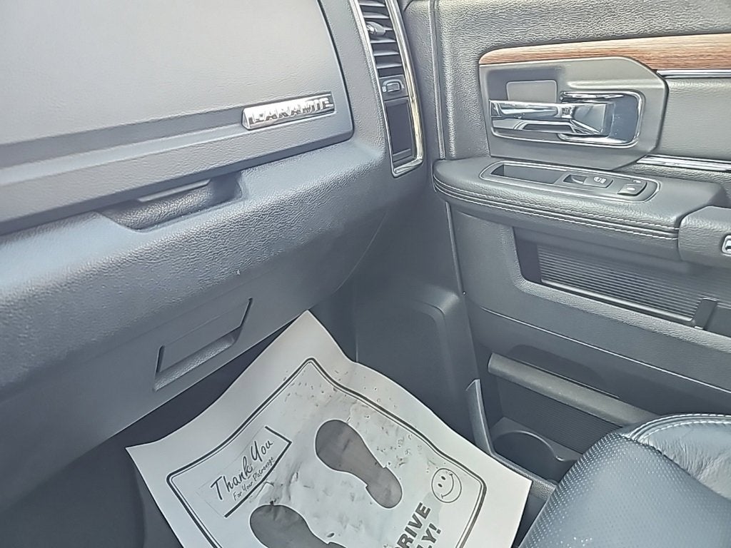 2017 RAM 1500 Laramie Crew Cab 4x4 5'7" Box