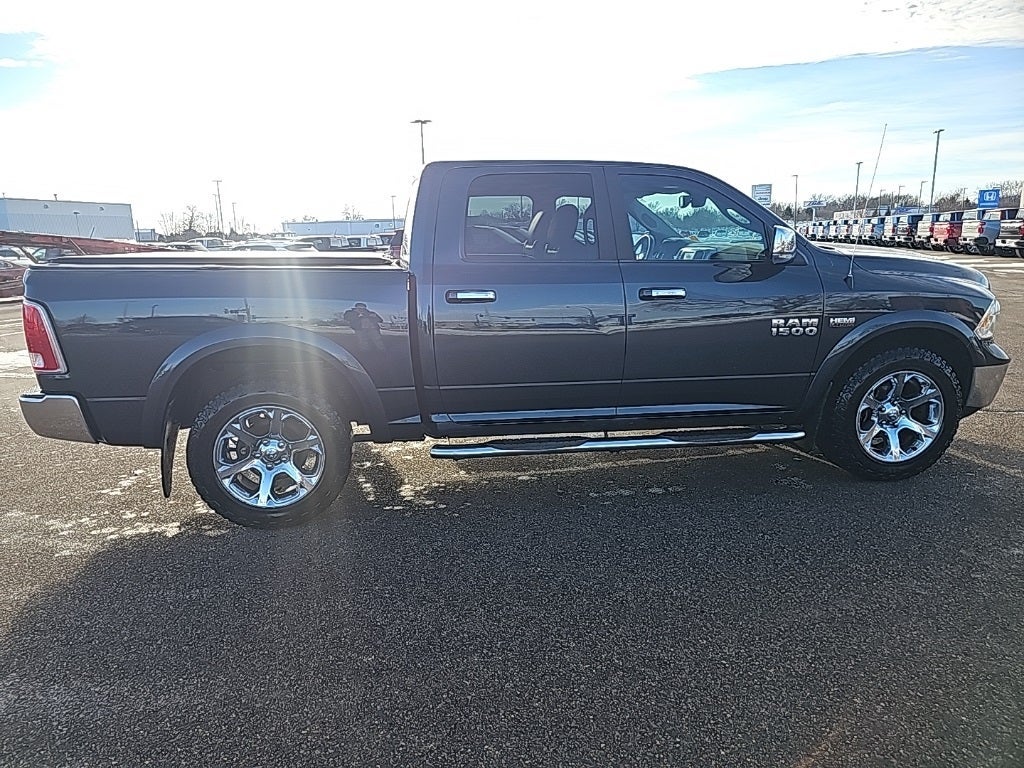 2017 RAM 1500 Laramie Crew Cab 4x4 5'7" Box