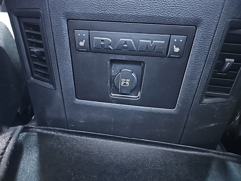 2017 RAM 1500 Laramie Crew Cab 4x4 5'7" Box