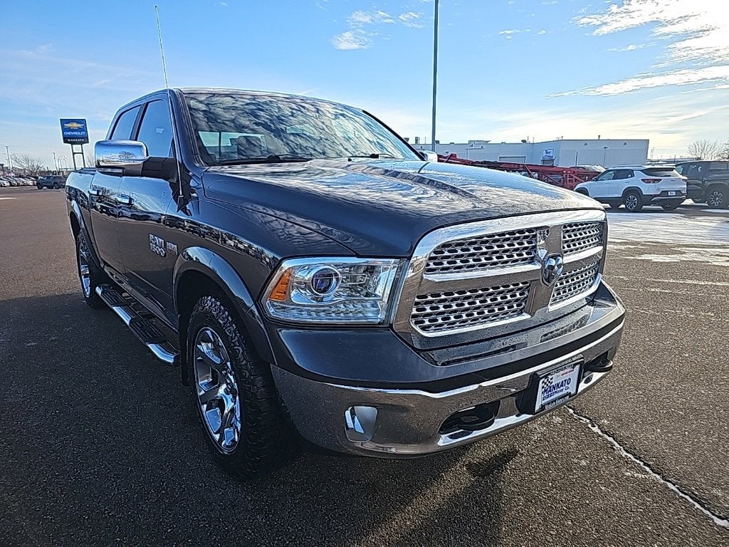 2017 RAM 1500 Laramie Crew Cab 4x4 5'7" Box