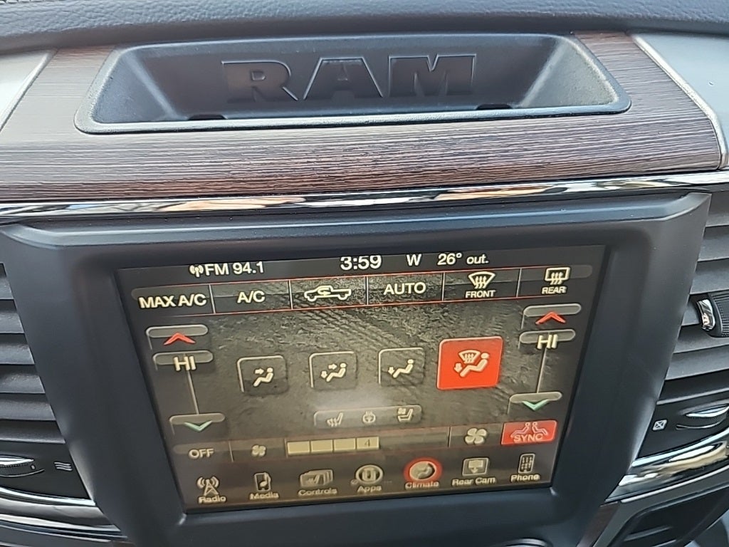 2017 RAM 1500 Laramie Crew Cab 4x4 5'7" Box