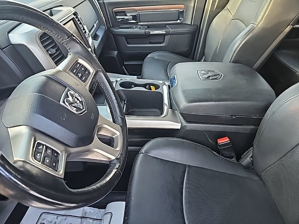 2017 RAM 1500 Laramie Crew Cab 4x4 5'7" Box