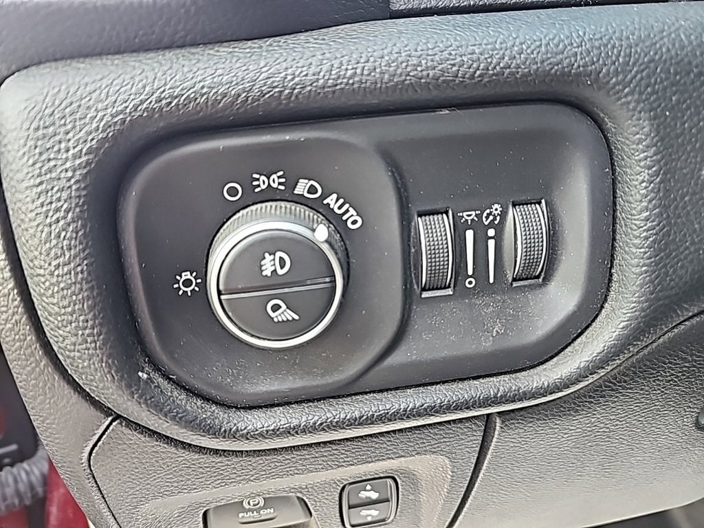 2019 RAM 1500 Big Horn/Lone Star Crew Cab 4x4 5'7" Box