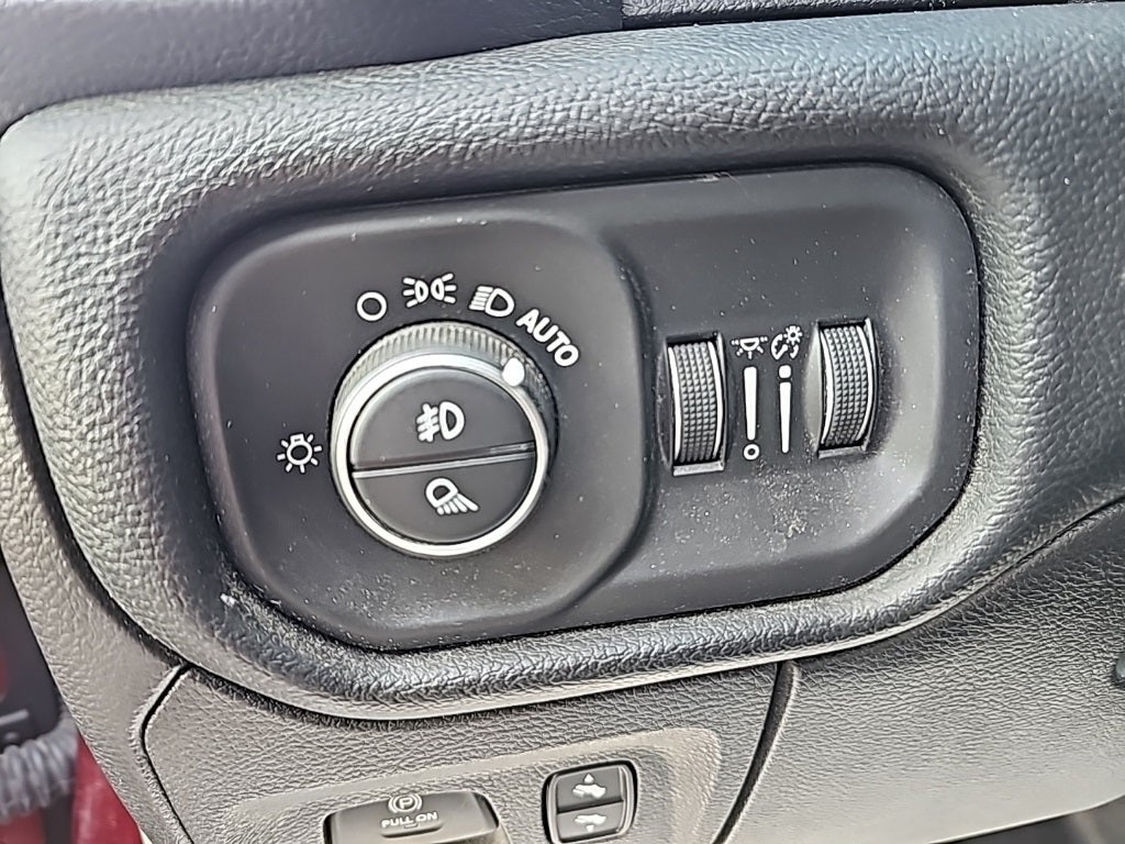 2019 RAM 1500 Big Horn/Lone Star Crew Cab 4x4 5'7" Box