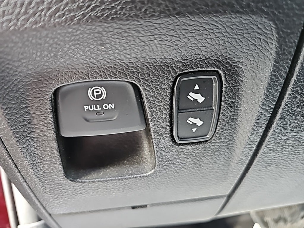 2019 RAM 1500 Big Horn/Lone Star Crew Cab 4x4 5'7" Box