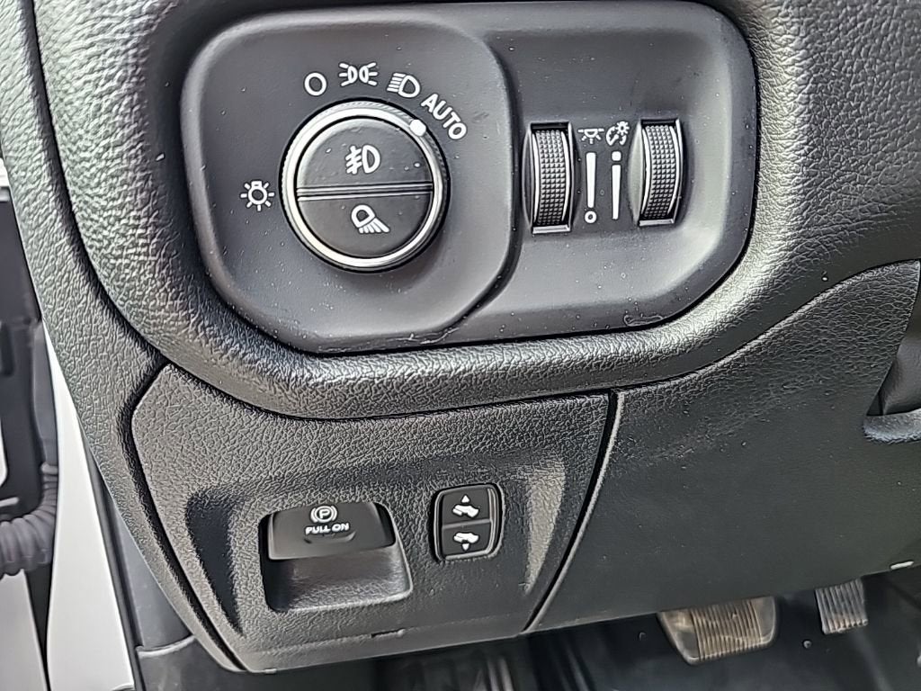 2025 RAM 1500 Laramie Crew Cab 4x4 5'7" Box
