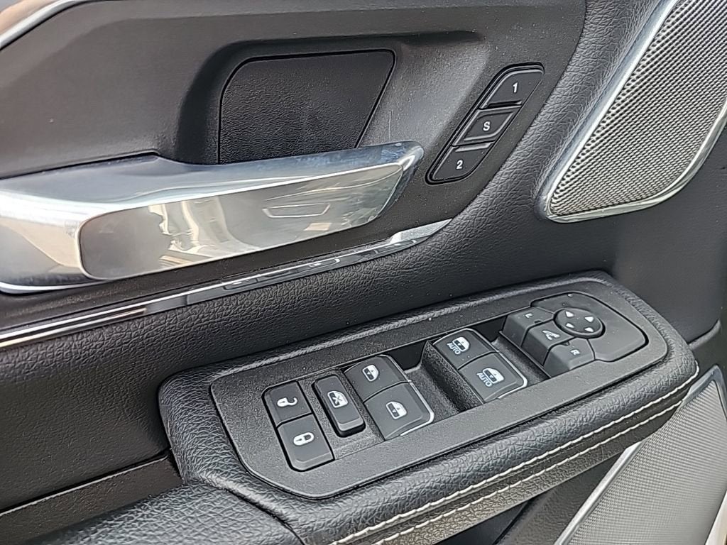 2025 RAM 1500 Laramie Crew Cab 4x4 5'7" Box