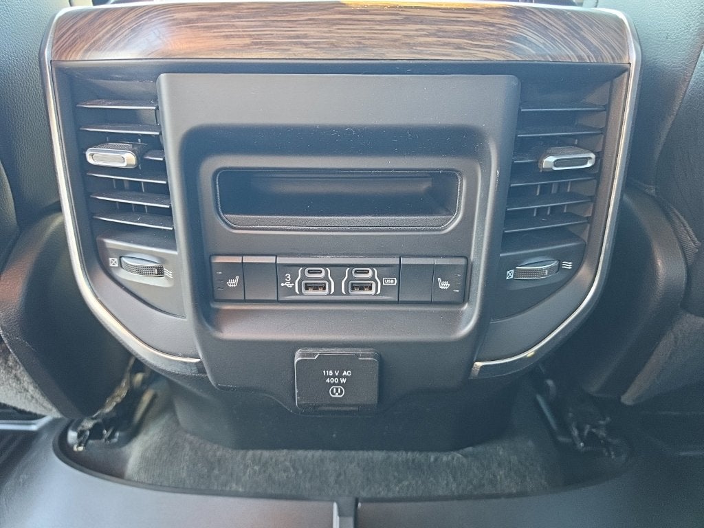 2020 RAM 1500 Laramie Crew Cab 4x4 5'7" Box