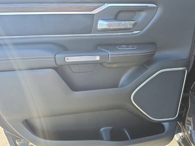 2020 RAM 1500 Laramie Crew Cab 4x4 5'7" Box