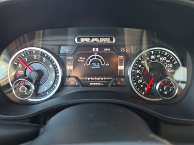 2020 RAM 1500 Laramie Crew Cab 4x4 5'7" Box