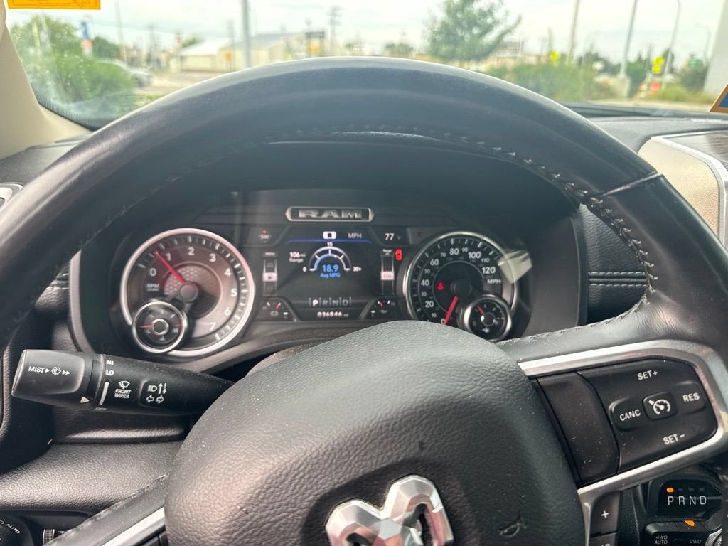 2020 RAM 1500 Laramie Crew Cab 4x4 5'7" Box