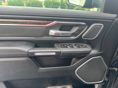 2020 RAM 1500 Laramie Crew Cab 4x4 5'7" Box