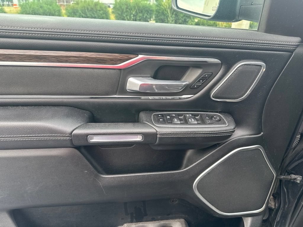 2020 RAM 1500 Laramie Crew Cab 4x4 5'7" Box