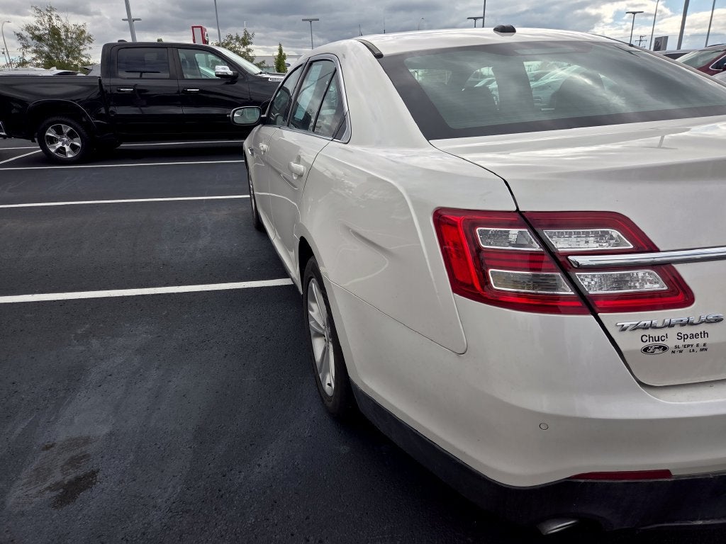 2016 Ford Taurus SEL
