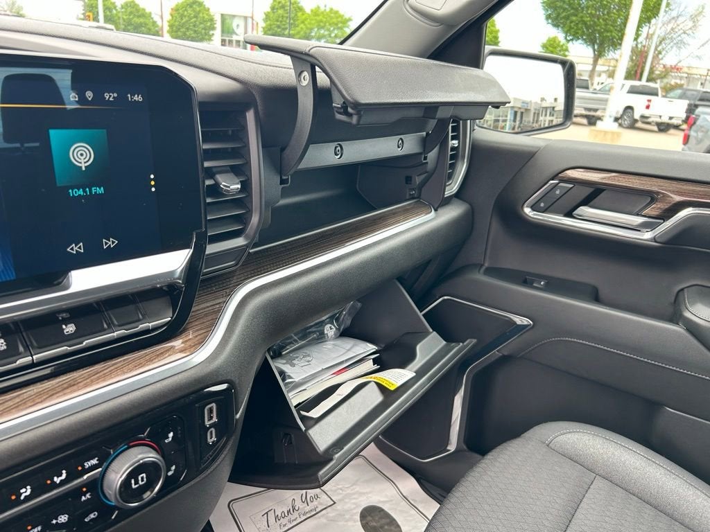 2024 Chevrolet Silverado 1500 LT (2FL)