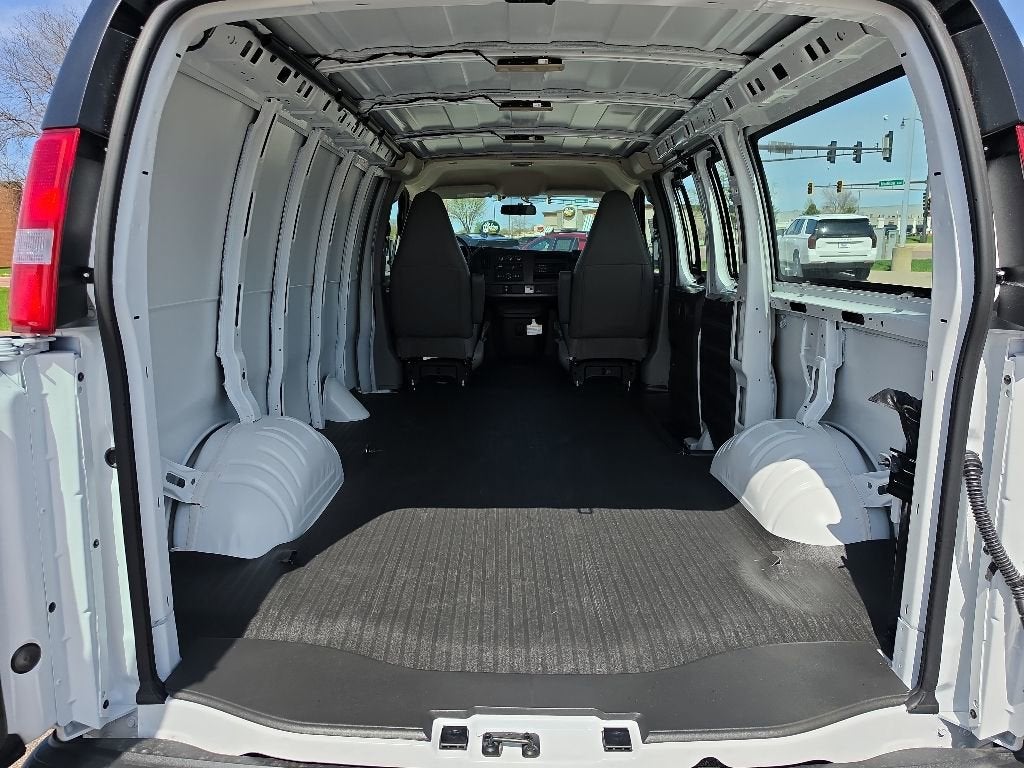 2026 Chevrolet Express Cargo WT