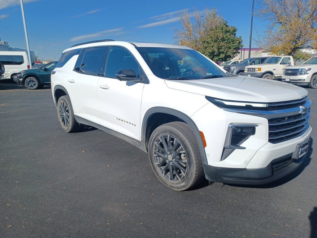 2024 Chevrolet Traverse LT