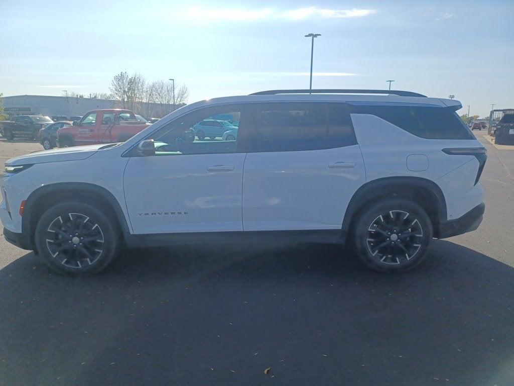2024 Chevrolet Traverse LT