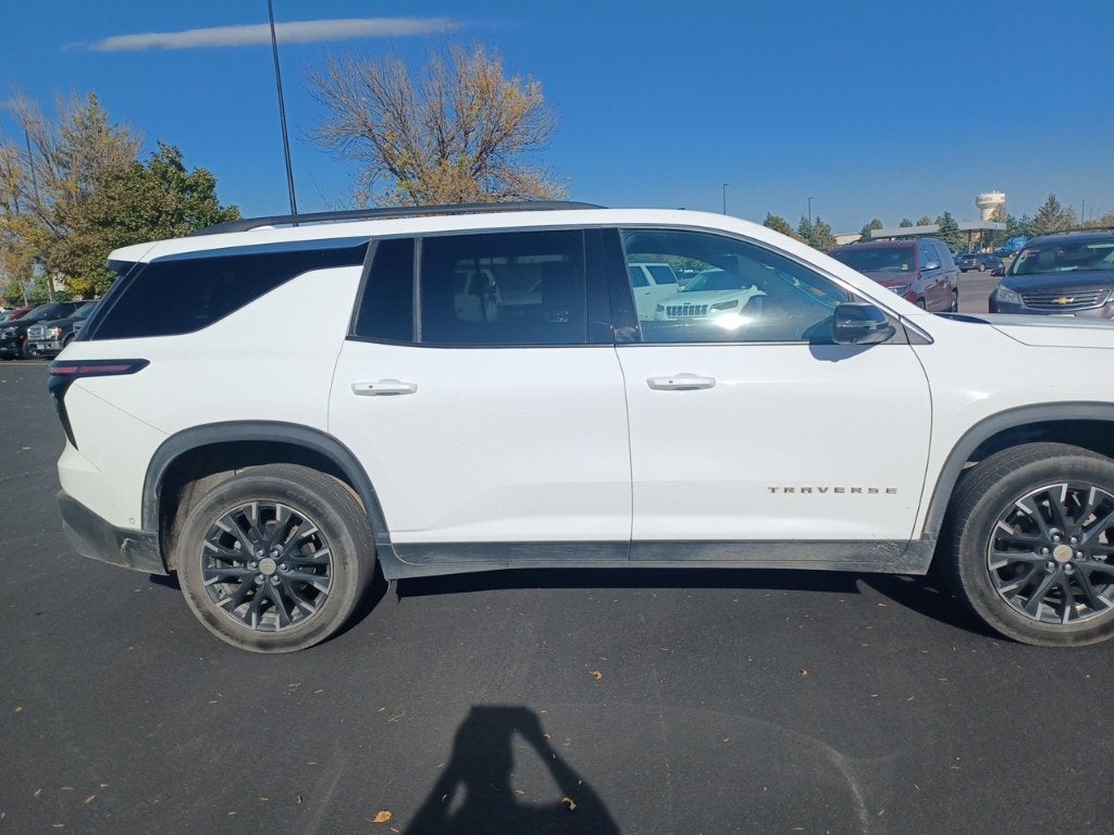 2024 Chevrolet Traverse LT