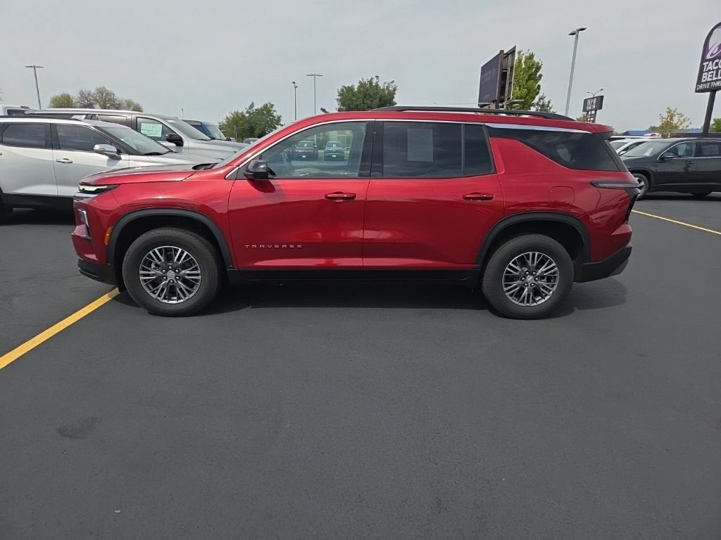 Used 2025 Chevrolet Traverse LT with VIN 1GNEVGRS1SJ124884 for sale in Mankato, Minnesota