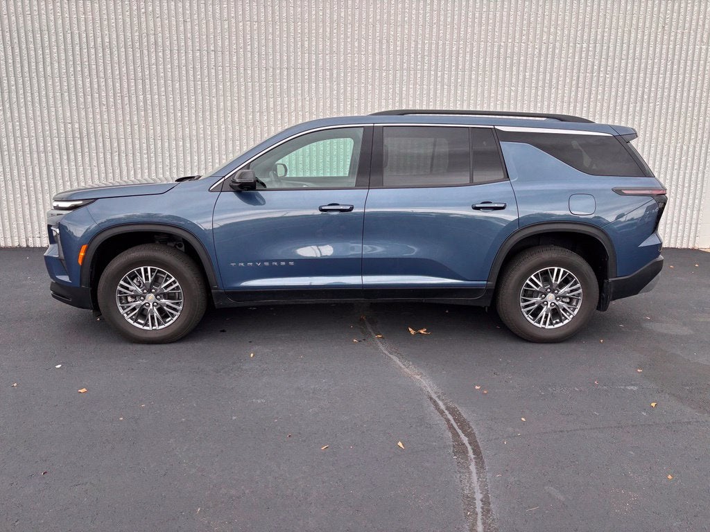 2025 Chevrolet Traverse LT
