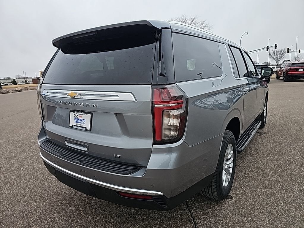 2024 Chevrolet Suburban LT