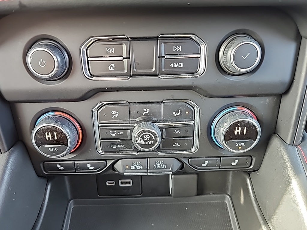 2021 Chevrolet Suburban RST