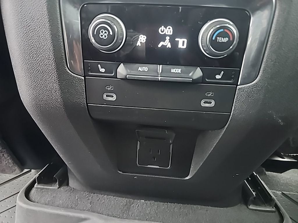 2024 Chevrolet Suburban RST
