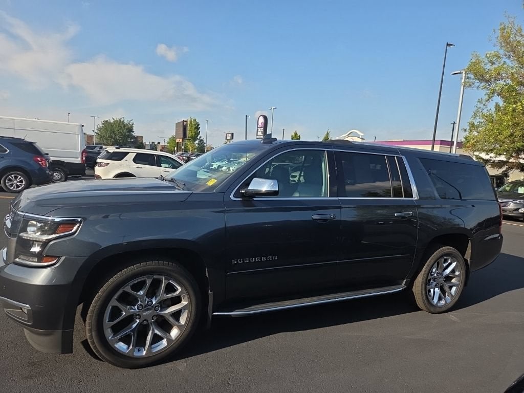 Used 2019 Chevrolet Suburban Premier with VIN 1GNSKJKC7KR183709 for sale in Mankato, Minnesota