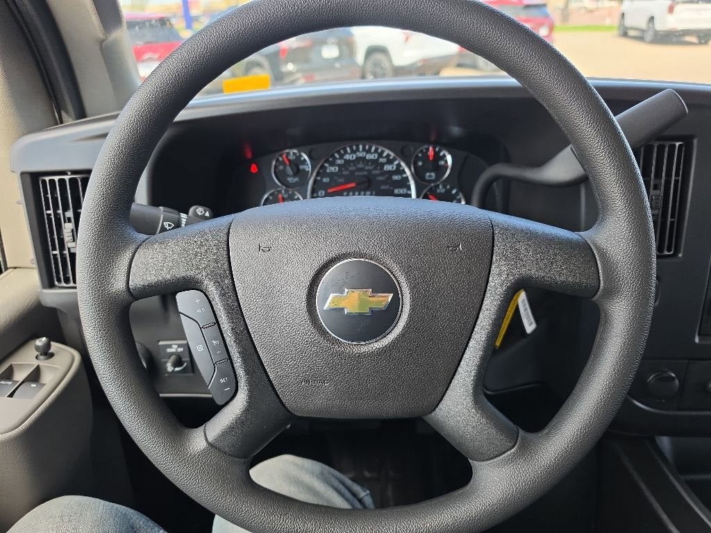 2026 Chevrolet Express Cutaway 3500 1WT